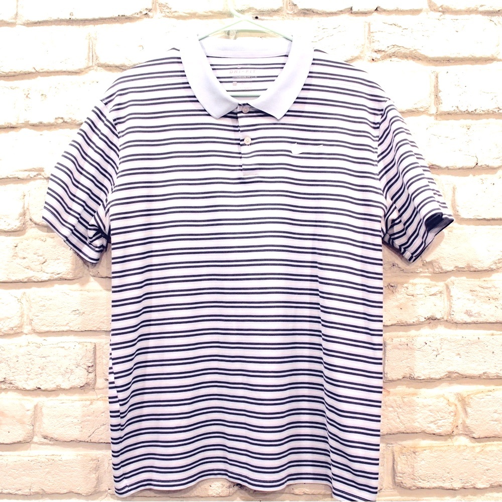 Men’s Nike Dri-Fit Polo, Size Xl, very nice pre owned condition! Blue/white